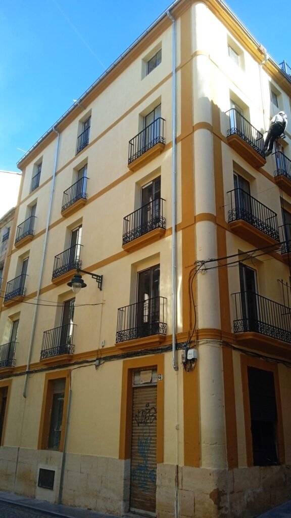 Cómo mejorar la eficiencia energética de tu hogar desde la fachada